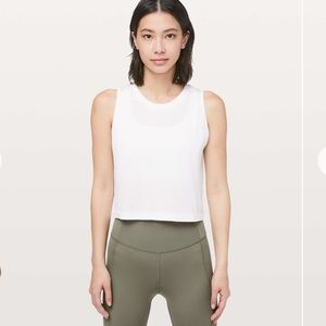 Lululemon breeze by muscle crop tank top color: white size: 4